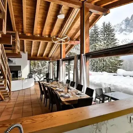 Βίλα Private Chalet With Jacuzzi And Sauna- If You Want To Book, Please Contact On Wh-ats-app - 0034-605-434-371 !!!!