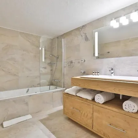 Private Chalet With Jacuzzi And Sauna- If You Want To Book, Please Contact On Wh-ats-app - 0034-605-434-371 !!!! Βίλα